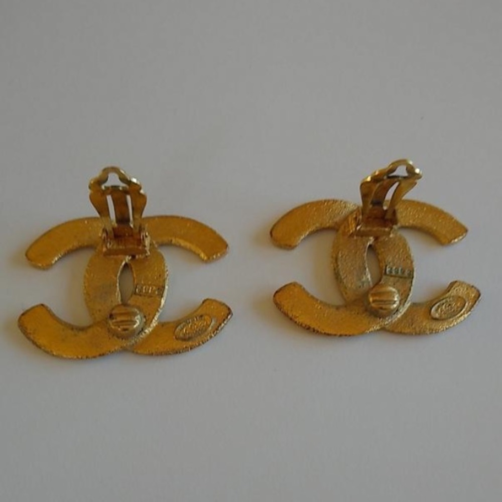 Chanel Earrings - Picture 5 of 7